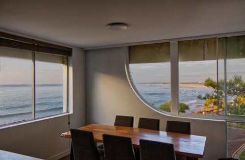 Kings Beach Apartment | Ultimate Coastal Escape + Amazing Views