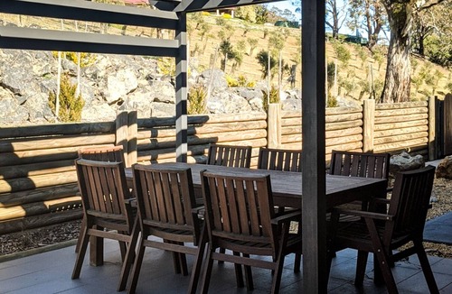 Oberon Ski Chalet | Ultimate country getaway with breathtaking views & luxury accommodation