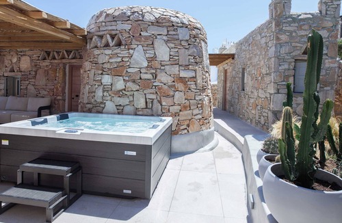 Agios Ioannis Villa | Ultimate Mykonian Retreat w/Pool Jacuzzi and View