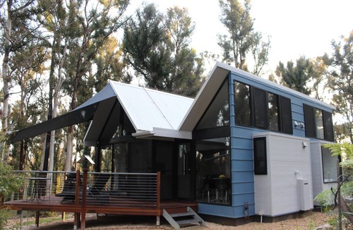 Broulee Villa | Ultimate Spa Bower with 2 King bedrooms - The Double King Bedroom, aka Blue Bower, has the same quality finishes as the Ultimate Bower, with addition of a 2nd bedroom