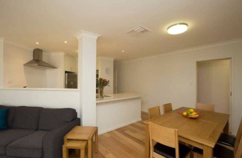 Mount Pleasant House | Ultimate Villa Retreat*3BR*Canning River*Family Friendly*