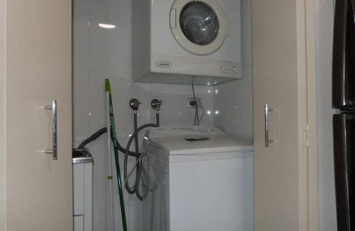 St. Leonards Apartment | Ultra Convenient Apartment HER09029