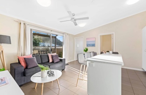 Umina Beach House | Umina Myrtle Bungalow Sleeping 4 Guests
