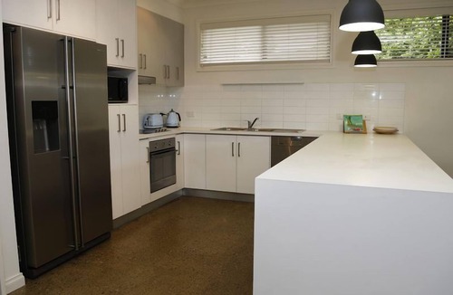 Encounter Bay House | Uneek Coastal Living - Pet friendly, NETFLIX, WI-FI