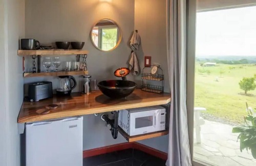 Hilo House | Unique self sufficient ocean view Eco Village in Hawaii 15 minutes from Hilo