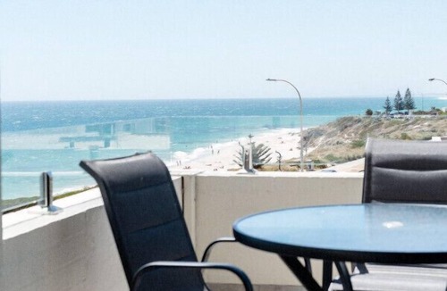 Cottesloe Apartment | Unit 11 · Cottesloe Beach View Apartments #11