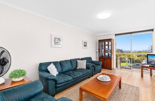 Nelson Bay Apartment | Unit 3/4 Intrepid Close - Little Beach Seaspray Break. just 60m from Shoal Bay Beach