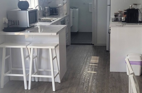 Harrington Apartment | UNIT 3 .PET-FRIENDLY .OPPOSITE WATER.GARAGE PARKING.LOWER LEVEL.