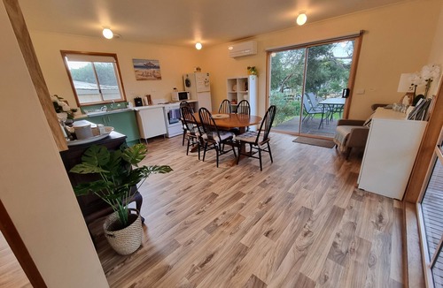 Cape Paterson House | UNWIND AT THE 3BR CAPE BEACH HOUSE | FREE Wi-Fi | Families, Solo, Couples, Pets