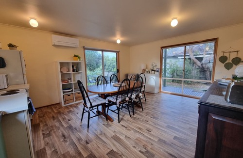 Cape Paterson House | UNWIND AT THE 3BR CAPE BEACH HOUSE | FREE Wi-Fi | Families, Solo, Couples, Pets