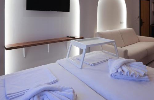 Skiathos Town Hotel | Uphill Unique Boutique Suites
