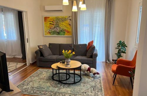 Atalanti Apartment | Urban art House