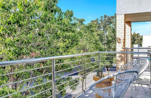 Mawson Lakes House | Urban Junction - Walk to Mawson Lakes Dining & Shops