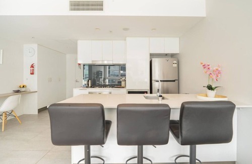 Fortitude Valley Apartment | Urban Oasis: Stylish 1B1B |City Views|Pool|Gym