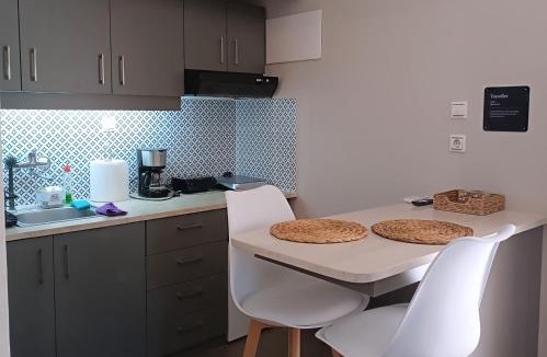 Kalamaria Apartment | Urban Studio 14