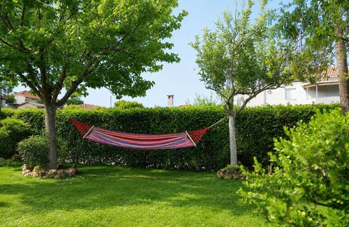 Valira House | Valira Cozy Home w Rustic Charm & Private Garden
