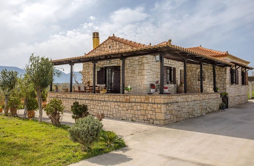 Neromilos Cottage | Varta Village - Elea House