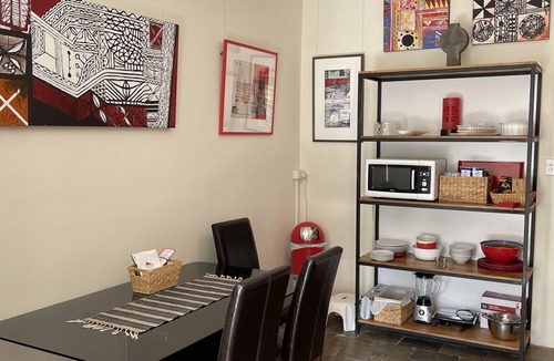 Braitling Apartment | Vatu Sanctuary - The Bure (1 bedroom spa with private entrance and garden)
