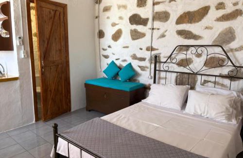 Tripiti House | Venduri House