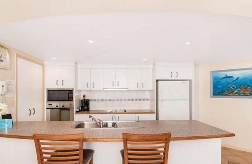 Yorkeys Knob Apartment | Very spacious 2 Bedroom Beachfront Apartment in Yorkeys Knob
