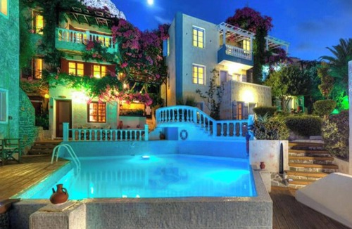 Piskopiano Apartment | Very Spacious and Well Equipped Room Near the Sea