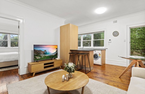 Petersham Apartment | Victorian Apartment in Lifestyle Hotspot