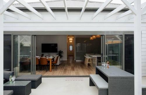 Hamilton House | Vida Hamilton - 3 bed, 2 bath kids playground!