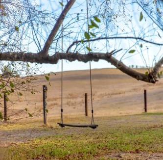 Bridgewater Villa | View! Farm in Bridgewater! Luminous Pond Farm