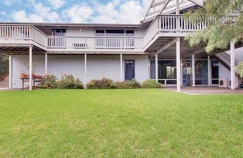 Carrickalinga House | Views on Court - 2 View Court