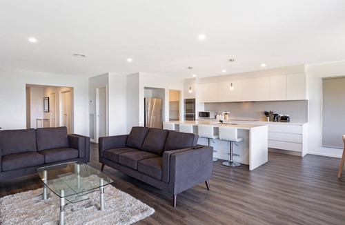 Rhyll House | Views on Snapper in Rhyll