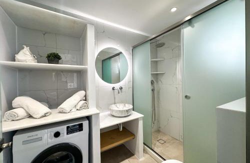 Mikri Vigla House | Vigla's Tiny House - Steps to the Beach