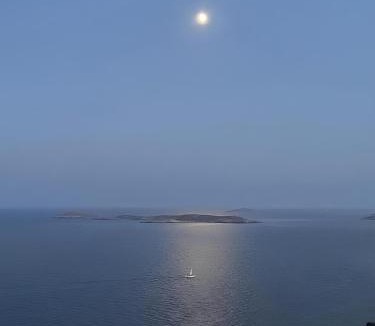 Syros Villa | Vignetta Mare 2BR Villa με Θέα & και Ιδιωτικό Πάρκινγκ