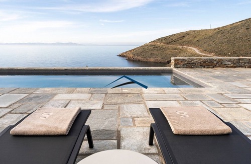Kea Villa | Viila Ammos with a swiiming pool and direct access to a sandy beach
