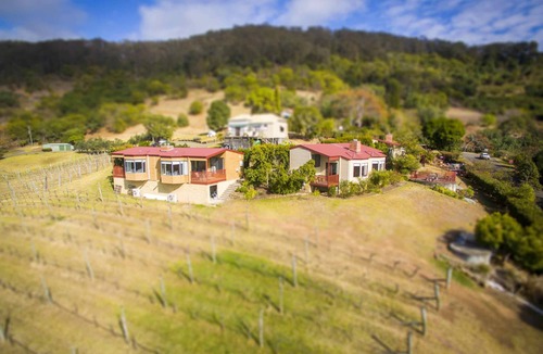 Mount View Villa | Villa 1 @ Bimbadeen Estate - Romantic split level villa with exceptional views over the vineyards