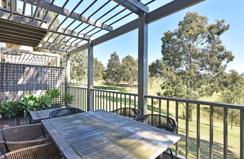 Pokolbin Villa | Villa 2br Ferre Villa located within Cypress Lakes Resort