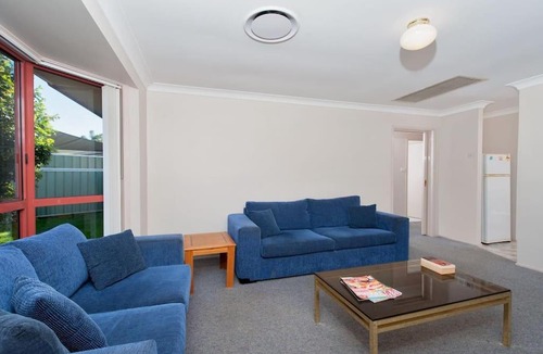 Fingal Bay Villa | Villa 3 Peaceful, Quiet and so close to the beach!