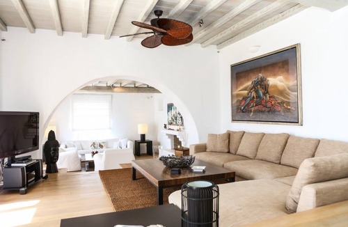 Agios Stefanos Villa | Villa ∙ 7 bedrooms ∙ 14 guests