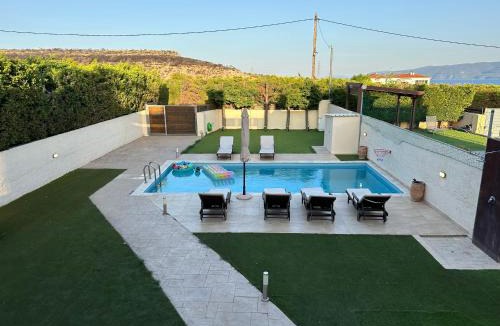 Loutraki Villa | Villa Adamantia