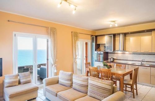 Gardenos Villa | Villa 'Adriatica' with Sea View, Wi-Fi and Air Conditioning