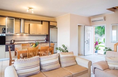 Gardenos Villa | Villa 'Adriatica' with Sea View, Wi-Fi and Air Conditioning