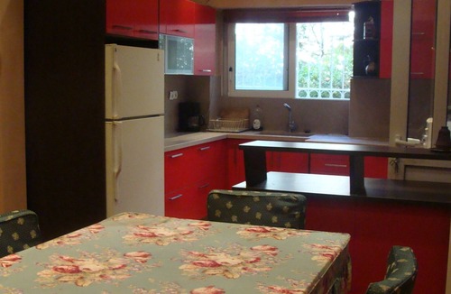 Palaio Psychiko Villa | Villa apartment, with garden, pets allowed, subway and bus nearby, SuperMarkt.