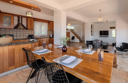 Kefalari Villa | Villa Artia - Subtle elegance in a seaside village