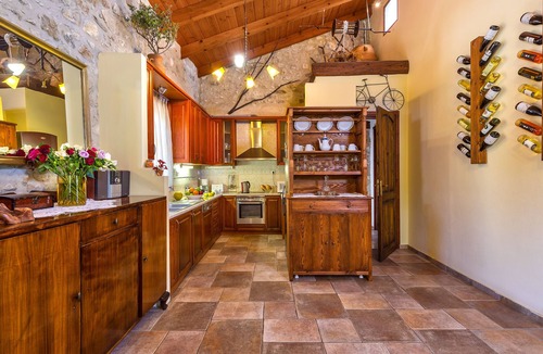 Asteri Villa | Villa Asteri – Private Pool, Sleeps 8, 5’ from Sea, Near Rethymno & Attractions