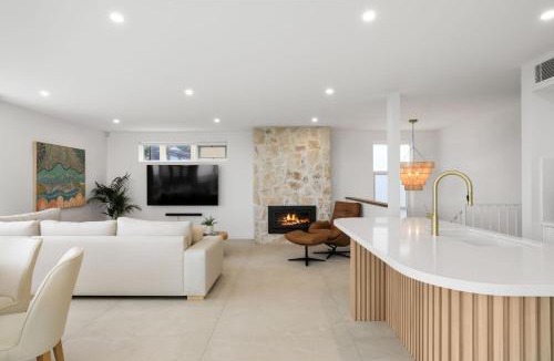Caves Beach House | Villa Bianco