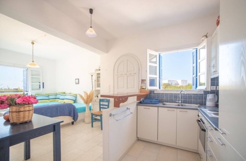 Naxos Villa | Villa Bougainvillia -Traditional 4 bedroom house with pool, close to the beach