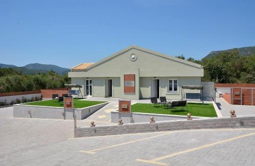 Dafnata Villa | Villa Bratou Ignis Sleeps 6 with Parking