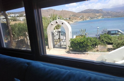 Gavrio Villa | Villa by the sea