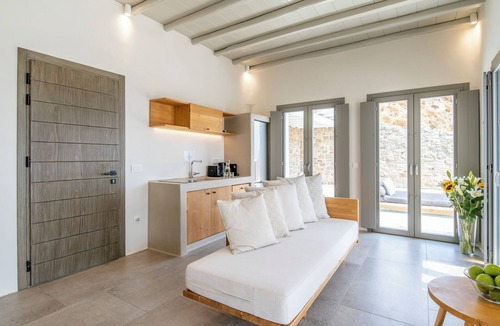 Glastros Villa | Villa Camelia 1 - 1BR - Private Pool & Jacuzzi - Sea View - Psarou (Nammos)