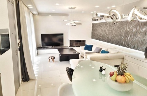 Asgourou Villa | Villa 'Casa Di Jiovanni Luxury' with Mountain View, Wi-Fi and Air Conditioning