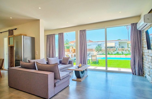 Roda Villa | Villa Cinque Elementi by Estia